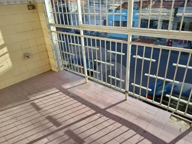 Casa Duplex Versátil com 2 Pavimentos e Varanda no Siqueira Campos
