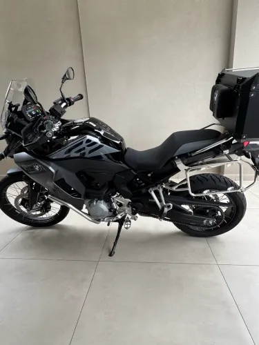 BMW F 850 GS Adventure Triple Black com KIT Baixo