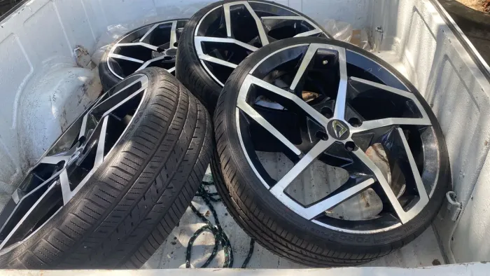 RODAS 18 SEMI NOVAS
