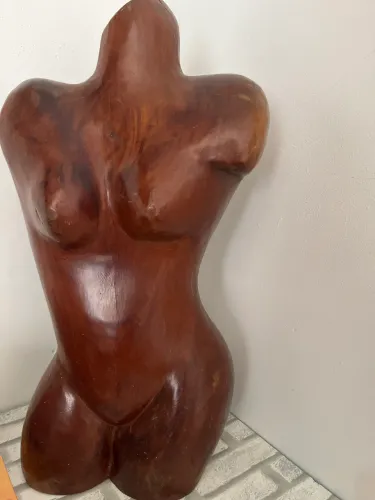 Escultura em madeira