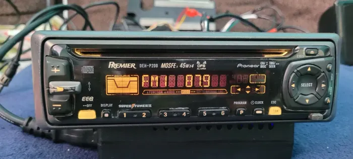 Rádio Pioneer DEH-P200