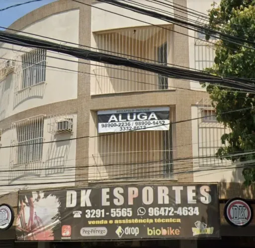 Aluga-se Apartamento em Bangu, próximo ao Ponto Chique, com 3 quartos e garagem, na rua Fi