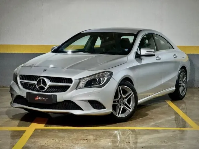 Mercedes-Benz CLA-200 Urban 1.6 TB 16v/flex Aut. 2015