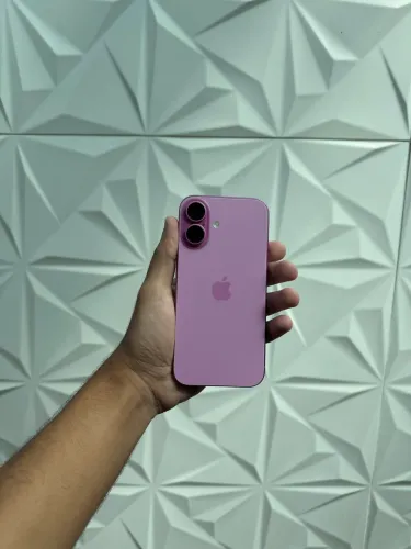 iPhone 16 (90% de bateria )