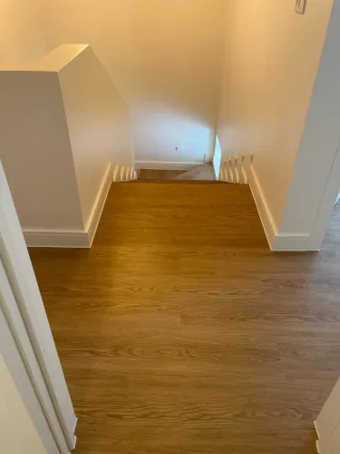 Colocação de Piso Vinílico (Click ou Cola) - Preço Justo?