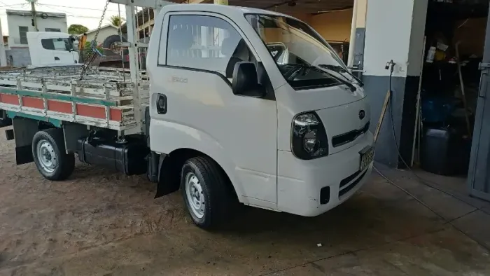 Kia Motors Bongo K-2500 2.5 4X2 TB Diesel 2013