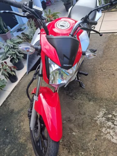 Vendo moto Titan CG 160 falar só se tiver interesse mesmo