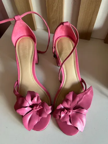 Sandália Arezzo Rosa Salto Bloco com Flor Nº 37