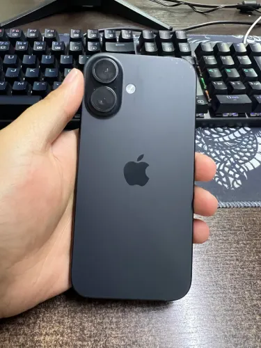 iPhone 16