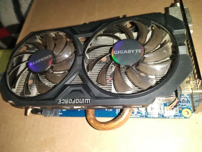 Placa de video 750 ti Premium gigabyte 2g windforce taiwan