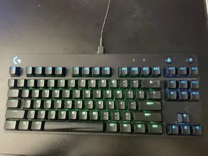 Teclado Logitech PRO