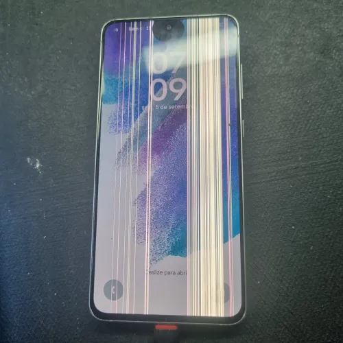 Vendo S21 FE cm detalhe na tela, para peças