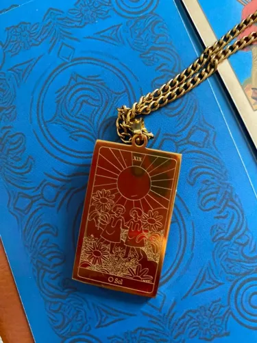 TAROT DEAN + TARÔ CAPIVARA + COLAR ARCANO "O SOL"
