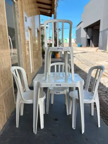 Jogo de mesa Stella reforçada + 4 cadeiras Tedras _Suporta até 182kg.