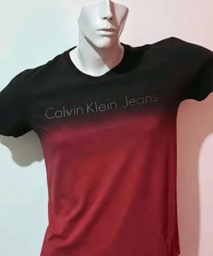 Camiseta gola v Calvin Klein jeans tamanho PP nova
