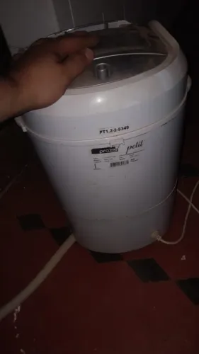 Mini Lavadora de Roupas Praxis Petit 1,2kg 127V Branca Usada
