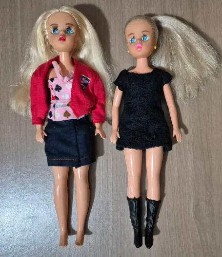 2 bonecas antigas Suzi - provavelmente do final dos anos 90