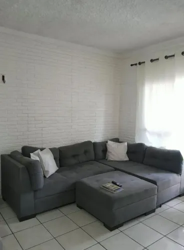 VENDE-SE ESTE SOFÁ