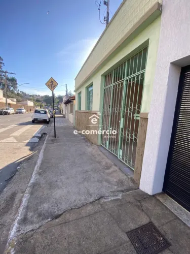 Casa para aluguel próximo a Igreja Nossa Senhora Auxiliadora. Casa na avenida principal, ó