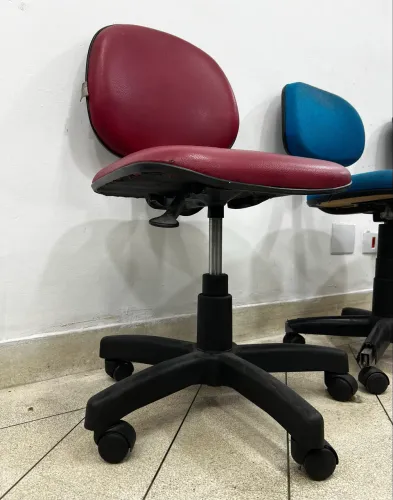 Cadeira Escritório de couro com assento Grande