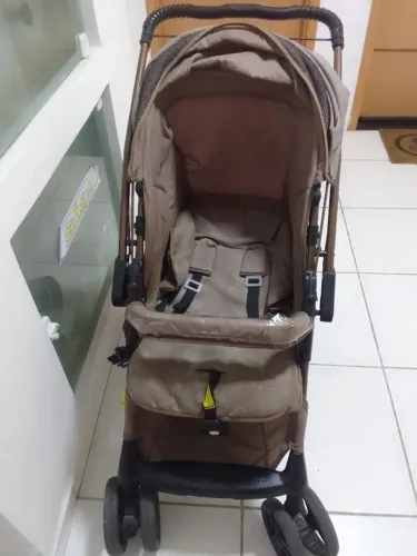Carrinho de bebê burigotto usado todo mecanismo funcionando.