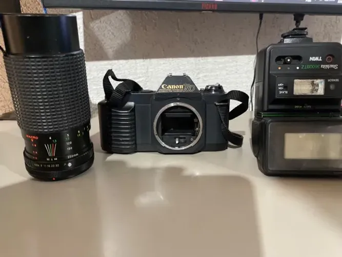 Kit Camera Vintage Canon T50 (+Flash e Lente)