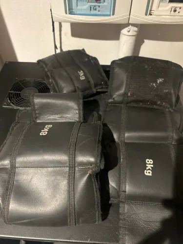 Caneleiras de 8kg e 3kg
