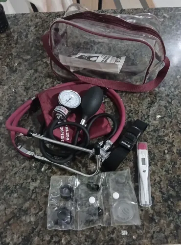 Vendo kit de enfermagem