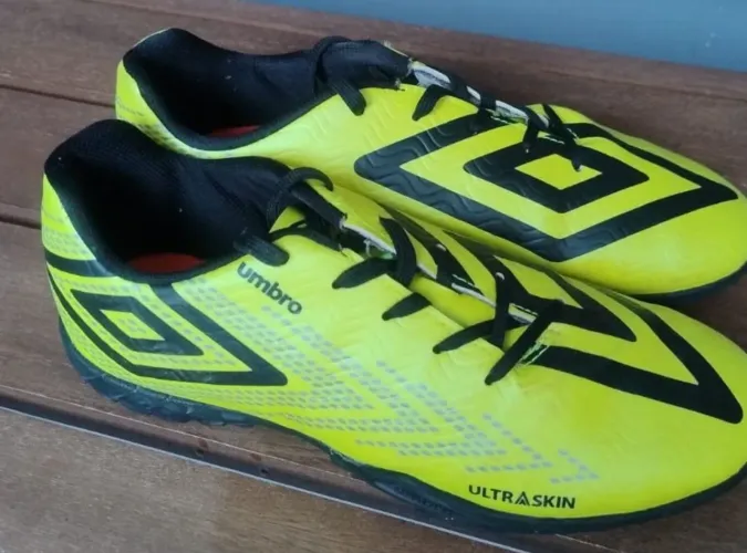 Chuteira society umbro