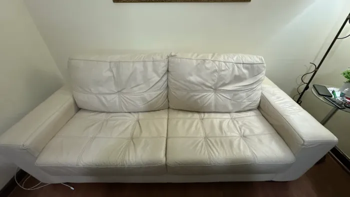Sofá de couro