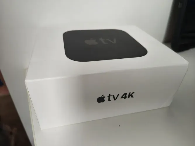 Apple TV 4K A1842 32gb com caixa controle pergrito