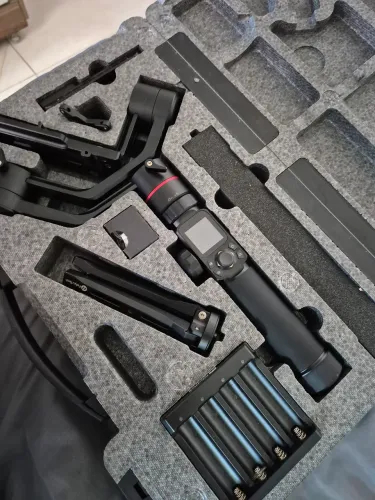 Gimbal - FeiyuTech AK2000 (estabilizador para câmeras profissionais)