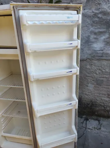 Geladeira Consul slim 127 v (entrego mediante taxa)