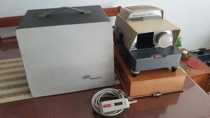 Projetor de Slides Vintage
