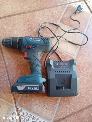 Parafusadeira Bosch 18v com impacto 