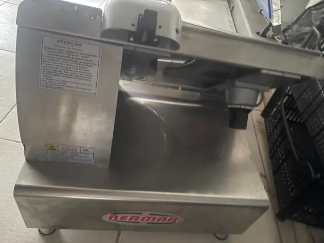 Fatiadora automática para frios 
