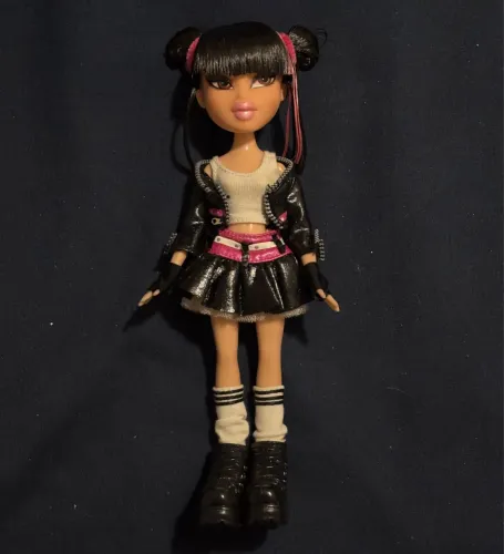 boneca bratz jade dance crewz