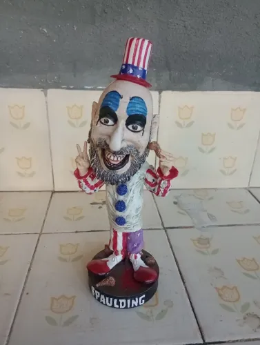 Action figure Capitão Spaulding da Neca + Brinde