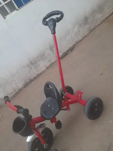 Triciclo velotrol com empurrador