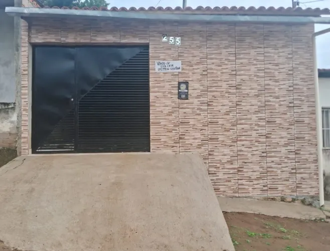 Vende-se casa no Limoeiro 