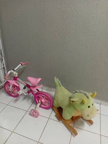 Bicicleta e cavalinho infantil