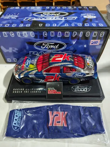 Miniatura Nascar 1 24 comemorativa ford