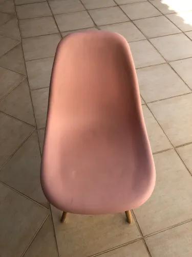 Cadeira pé palito rosa