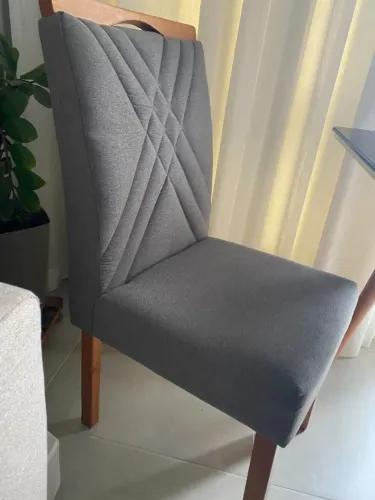 MESA DE JANTAR + QUATRO CADEIRAS ESTOFADAS