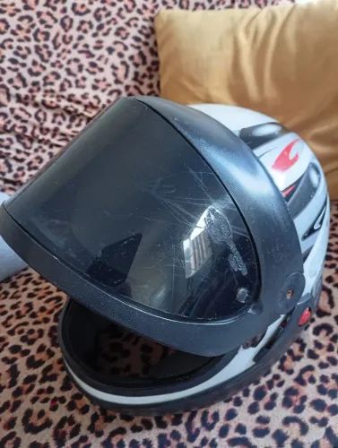 Vendo capacete San Marino