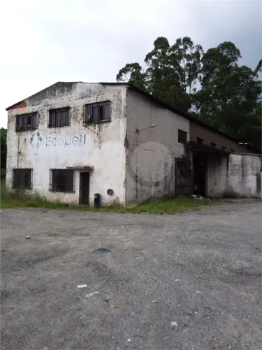 Galpão Comercial com 1.000 m², pátio de 5.000 m², terreno 7.300m² no Bairro Campo Grande. 