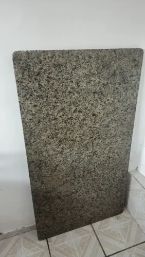 Tampo de mesa em mármore