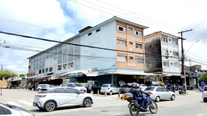 Aluga.se Loja excelente localização na estrada dos remédios