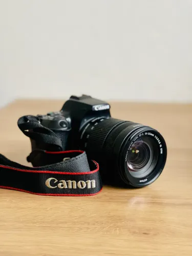 Canon SL3