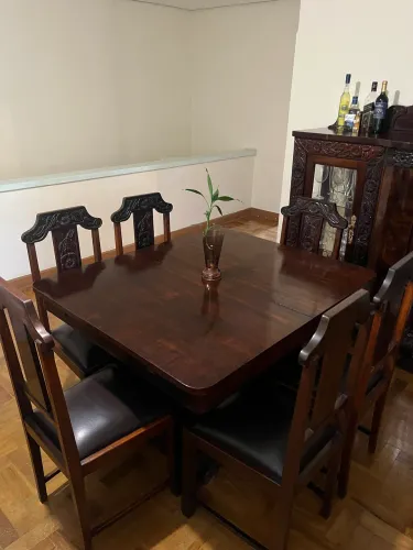 Mesa de Jantar Extensora em Madeira Maciça + 6 Cadeiras - Estilo Colonial